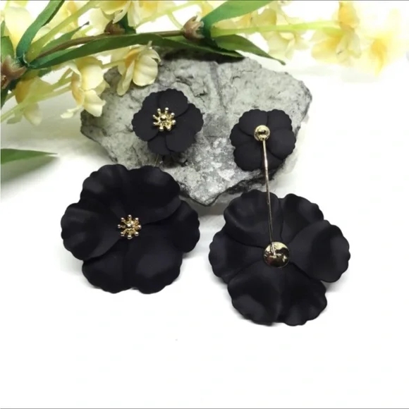 Black Double Flower Earrings - Picture 6 of 7
